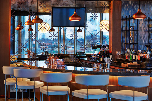cocktails-vaso-rooftop-bar-ac-hotel-dublin-bar-seating